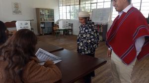 En las zonas rurales los adultos mayores acuden a votar por costumbre en Tungurahua.