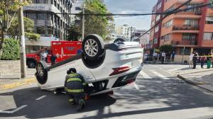 Siniestro de tránsito en las calles Italia y Vancouver.