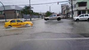 Lluvia provocó inundación en varias partes de Esmeraldas.