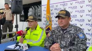 Los coroneles: Fabricio Silva, jefe de la Subzona de Tungurahua; y Renán Miller de la Zona Tres, informaron sobre los operativos en las ùltimas 12 horas en Ambato.