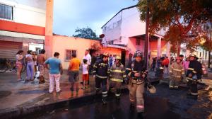 En Esmeraldas, entre Ayacucho y Huancavilca, una vivienda se incendió.