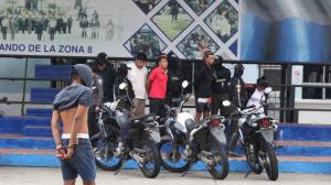 Tres motos fueron decomisadas en la detención de los sujetos.