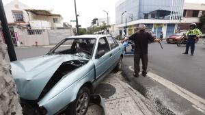 El accidente de tránsito ocurrió en las calles Alejo Lascano y Esmeraldas, en el centro de Guayaquil.