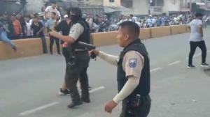 Corrieron a policías en Santa Lucía