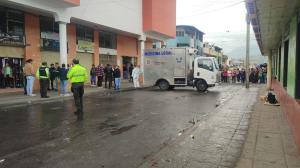 Una persona fue baleada en el mercado mayorista de Loja.
