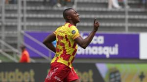 Renny Jaramillo marcó el primer gol de Aucas sobre Cumbayá.