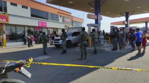 En una gasolinera de Manta fue asesinado un hombre.