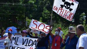 Por las protestas, una vía en Los Ríos fue cerrada.