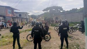 La Policía Nacional realizó un operativo en diferentes barrios de Esmeraldas.