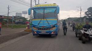 El bus implicado en el accidente de Tonsupa.