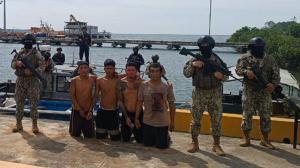 Lobos detenidos en Puerto Bolívar