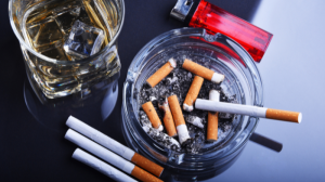 Cigarrillos y bebidas alcohólicas subirán de precio tras derogación de decreto.