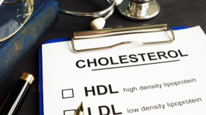 El colesterol es una enfermedad cadiovascular.