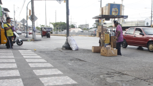 En esta esquina trabajaba la víctima vendiendo pizzas en una carreta.