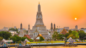 Vista del templo budista de Wat Arun, en Bangkok, capital de Tailandia.