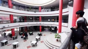 El centro comercial La Manzana está ubicado en pleno Centro Histórico de Quito.