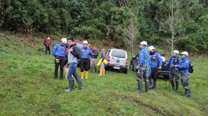 Con el uso de drones y equipos especializados en alta montaña, se está buscando a una adolescente que se extravió en las faldas del volcán Tungurahua