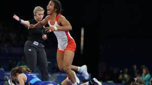 Lucía Yépez, victoriosa en semifinales de la lucha libre de París 2024.