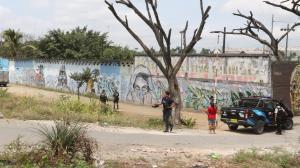 El cuerpo fue retirado por agentes policiales que acudieron al sitio, luego de conocer la alerta.