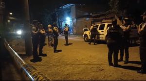 Agentes de la Policía en la ciudadela San Alejo, en Portoviejo, provincia de Manabí.