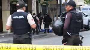 En Esmeraldas y Alcedo, centro de Guayaquil, robaron y asesinaron a un hombre.