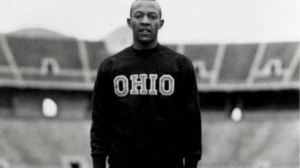 El legendario atleta Jesse Owens nació un día como hoy.