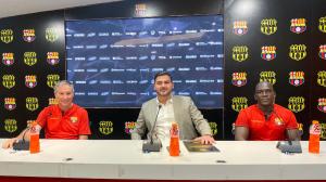 Ariel Holan, Antonio Álvarez y Segundo Castillo, hablaron de la refundación de Barcelona.