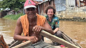 Luisito Comunica en su paseo por Santo Domingo.