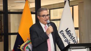 El ministro de Energía, Antonio Goncalves, en rueda de prensa este 27 de septiembre en Quito.