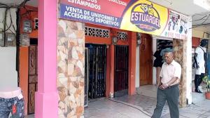 Comercios en Esmeraldas lucen desolados.