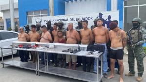 Los detenidos en Durán fueron expuestos por la Policía.