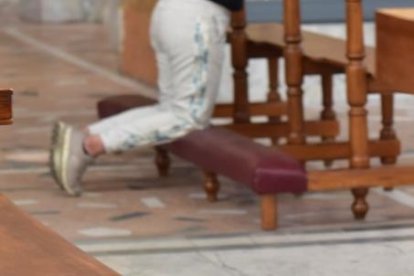 Dentro de Santo Domingo se debe mantener la distancia de dos metros entre cada persona.