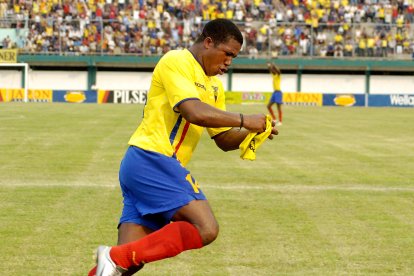 El exdelantero Otilino Tenorio en la selección de Ecuador.