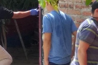 Luis Maurilio Zambrano quedó tendido en el piso.