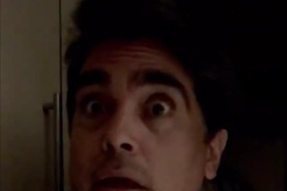 La cara de Diego Arcos, después de ver el ratón. Su esposa Verónica Guevara estuvo para salvarlo, perdón para grabarlo.