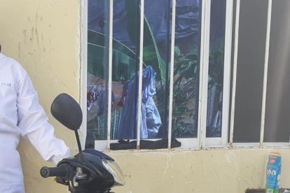 La profesora subastará su motocicleta para implementar un aula.