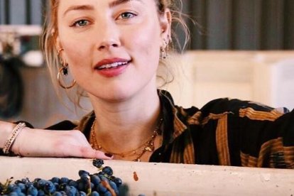 La artista asegura que vivió una relación tormentosa con el actor.