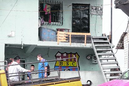 Asesinan a padre de familia que descansaba en un balcón en el cerro del Carmen