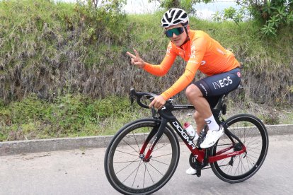 Richard Carapaz concluyó su entrenamiento en el país y el 15 de julio viajará hacia España.