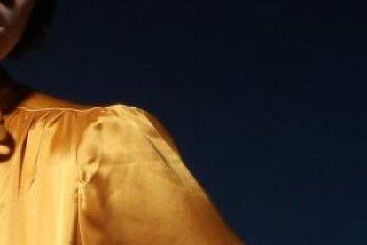 Mezcla las texturas, te dará un estilo moderno.