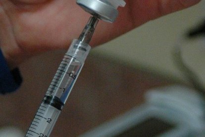 Ninguno de estos dos ensayos generó efectos indeseables graves en los pacientes.