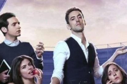 Basado en la serie Club de Cuervos, bien se puede hacer una con actores-dirigentes de Ecuador.