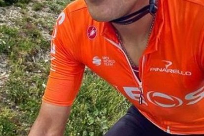 Richard Carapaz durante uno de sus entrenamientos en Europa previo al reinicio de las competencias oficiales.