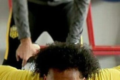 Cuando la liga turca determinó que el Yeni Malatyaspor no perdía la categoría, los fanáticos hicieron una manifestación en la calle y
fueron a pedirle al jugador que no se vaya.
ecuatoriano que
permanezca en el
equipo.