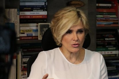  En un enlace radial, Cynthia Viteri impone multas a Puerto Limpio por fallos en la recolección de basura. 