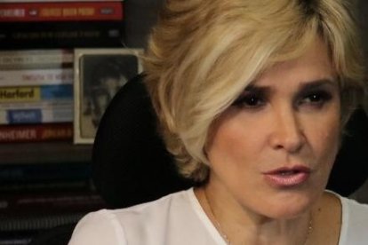  En un enlace radial, Cynthia Viteri impone multas a Puerto Limpio por fallos en la recolección de basura. 