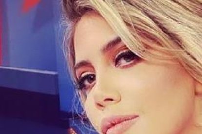  Wanda Nara publicó un selfie sin fijarse que su compañera estaba desnuda. 