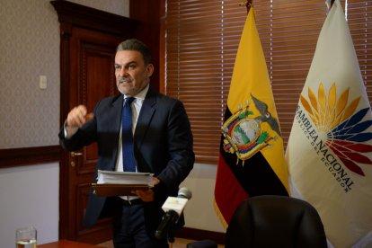  Presidente de la Asamblea Nacional, José Serrano. 