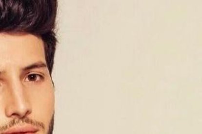  El nombre de Yatra es Sebastián Obando Giraldo.  