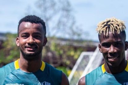 Orejuela (centro) junto a otros dos refuerzos José 'Tin' Angulo (izq) y Adonis Preciado (der)